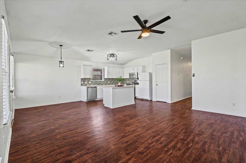 17912 Aleppo Pine Trl, Elgin, TX 78621