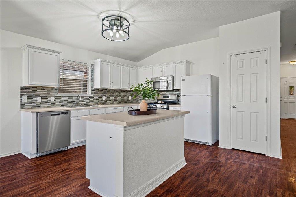 17912 Aleppo Pine Trl, Elgin, TX 78621