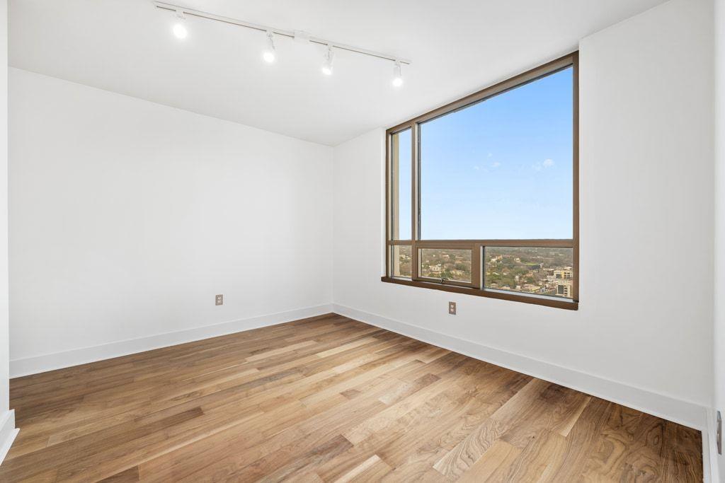 300 Bowie St # 2701, Austin, TX 78703