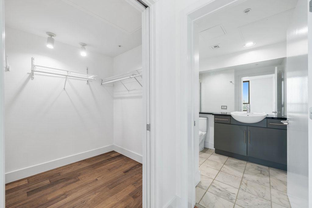 300 Bowie St # 2701, Austin, TX 78703