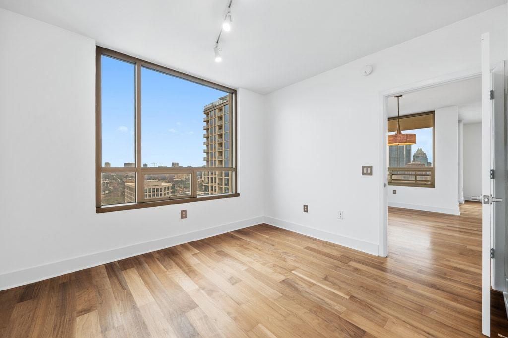 300 Bowie St # 2701, Austin, TX 78703