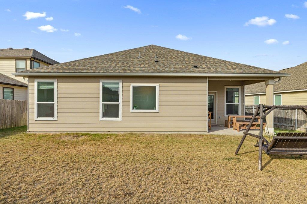 1926 Dragonfly Loop, Bastrop, TX 78602