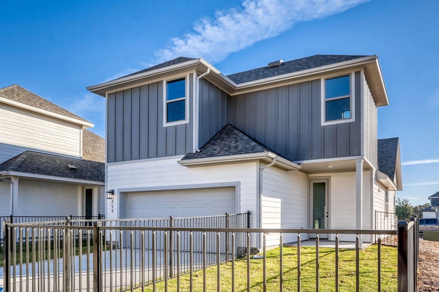 454 Burlington Dr, Buda, TX 78610