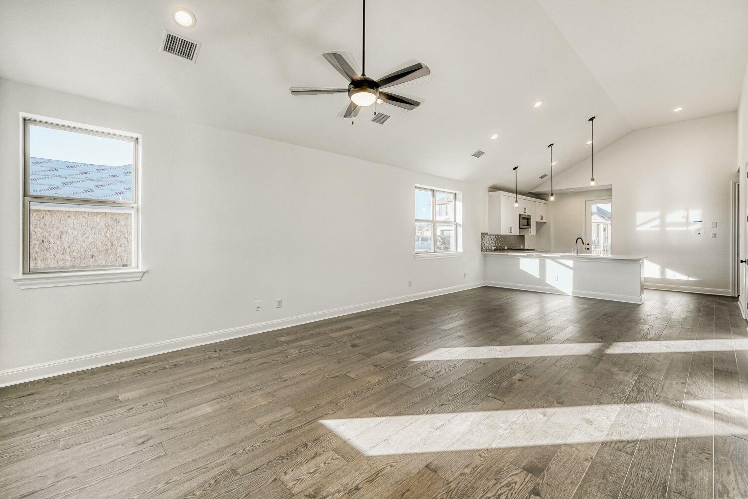 454 Burlington Dr, Buda, TX 78610