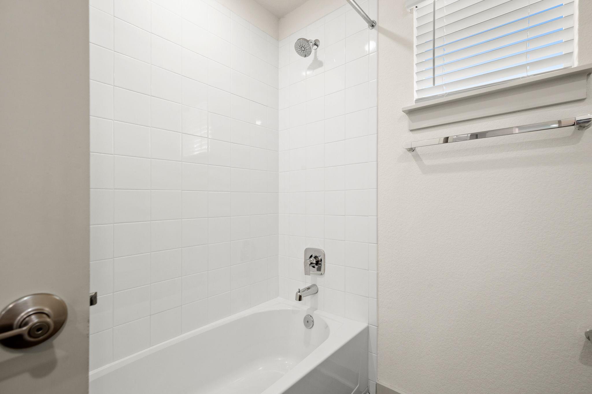 7412 Daves Landing Dr, Austin, TX 78724