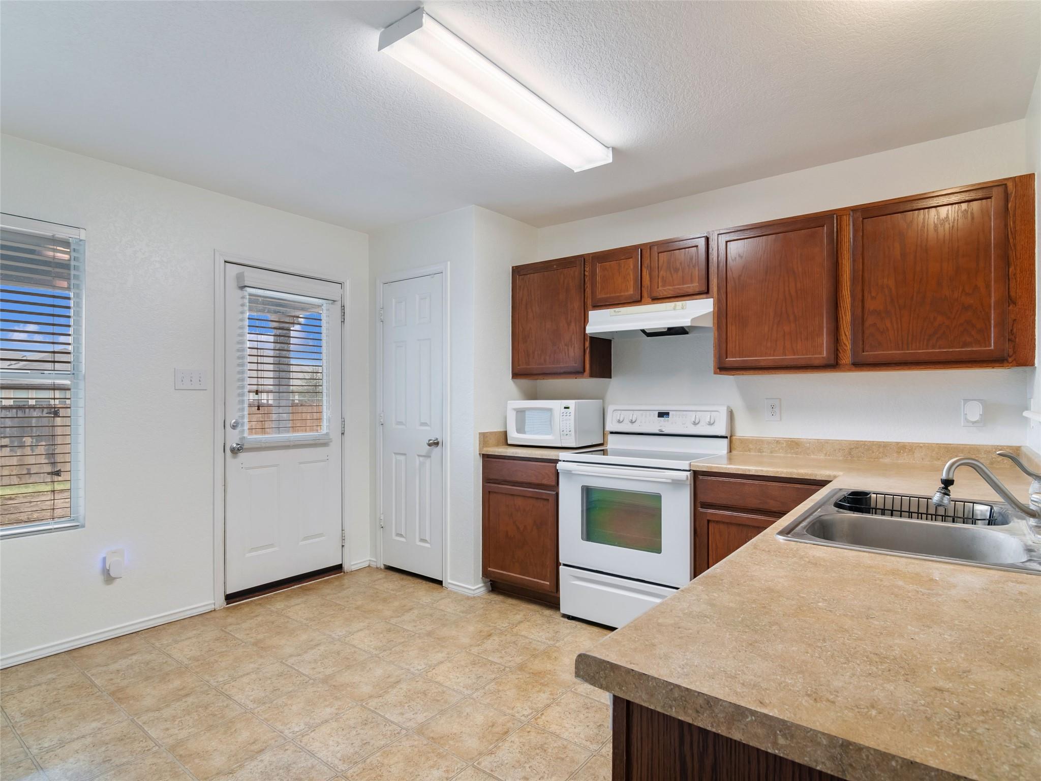 244 Cactus Patch, Selma, TX 78154