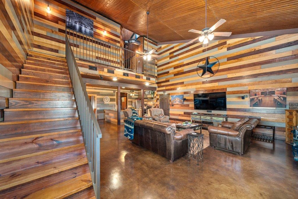 3259 Schumann Rd, Stonewall, TX 78671