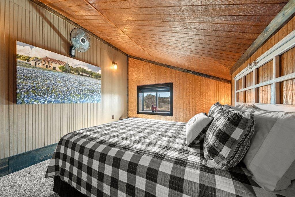 3259 Schumann Rd, Stonewall, TX 78671