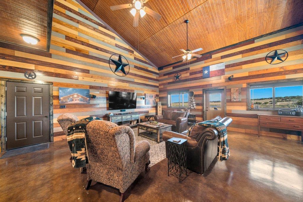 3259 Schumann Rd, Stonewall, TX 78671