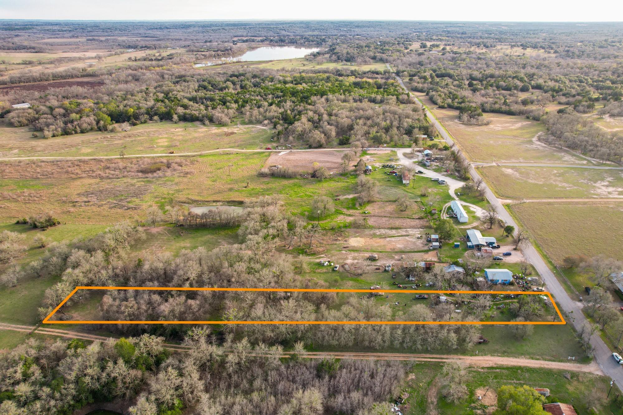 269 Old Lake Rd, Smithville, TX 78957