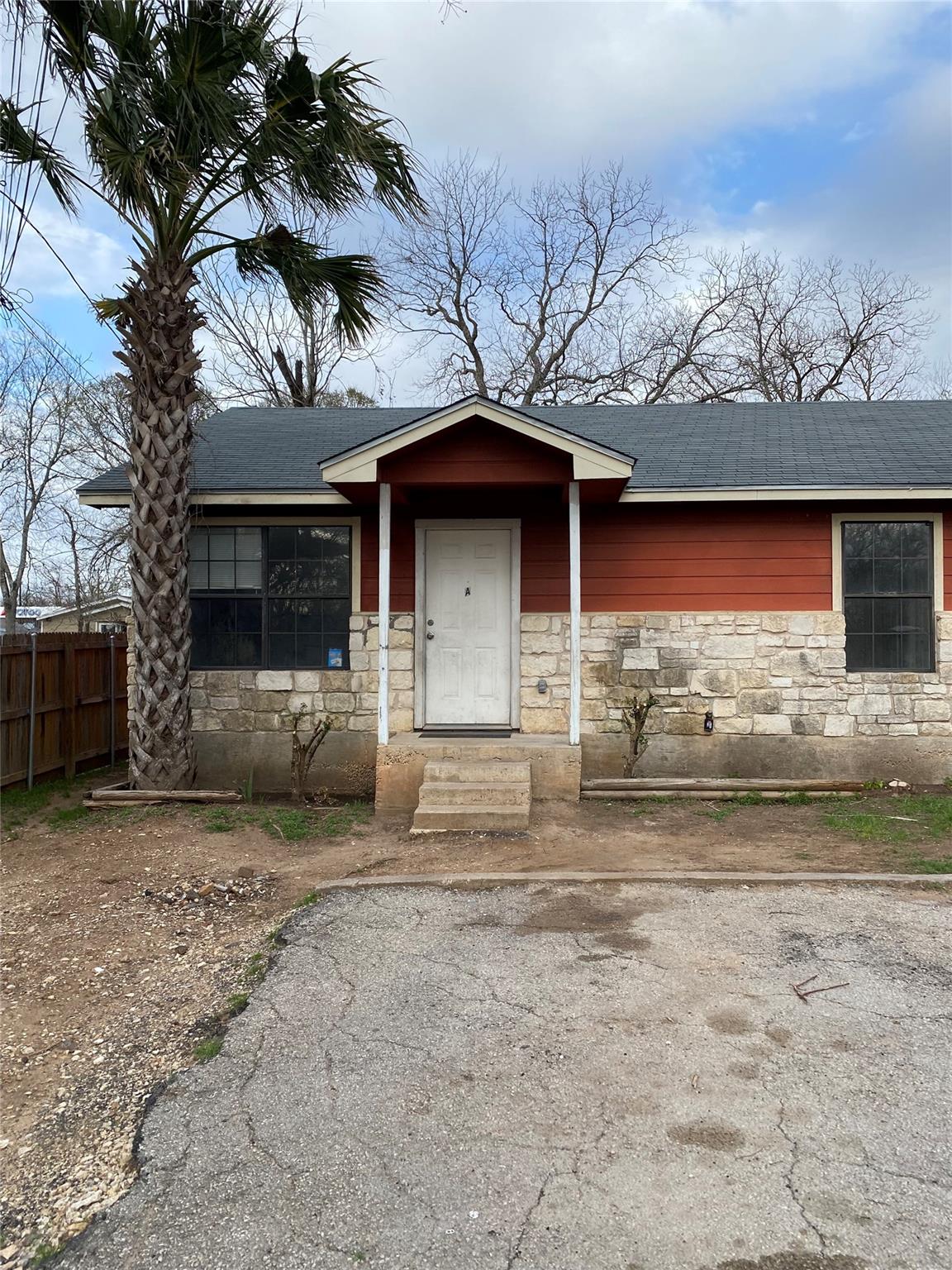 309 S Avenue C # A, Elgin, TX 78621