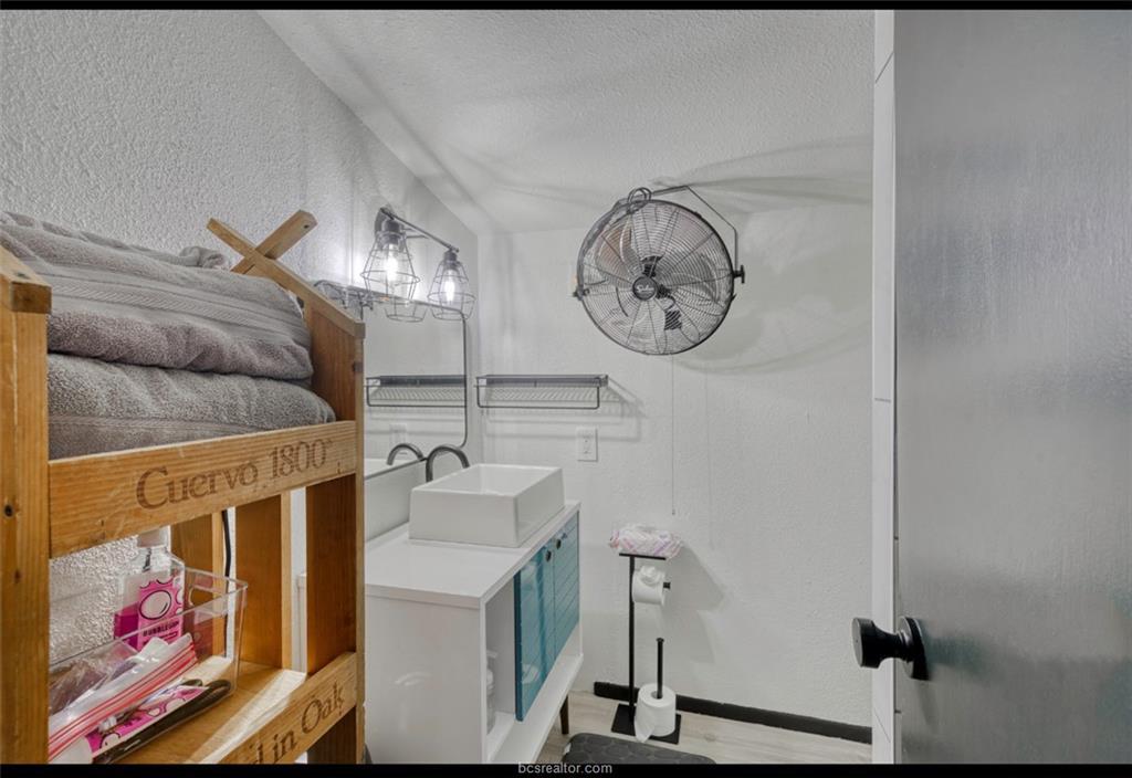 10967 Clyde Acord Rd, Franklin, TX 77856