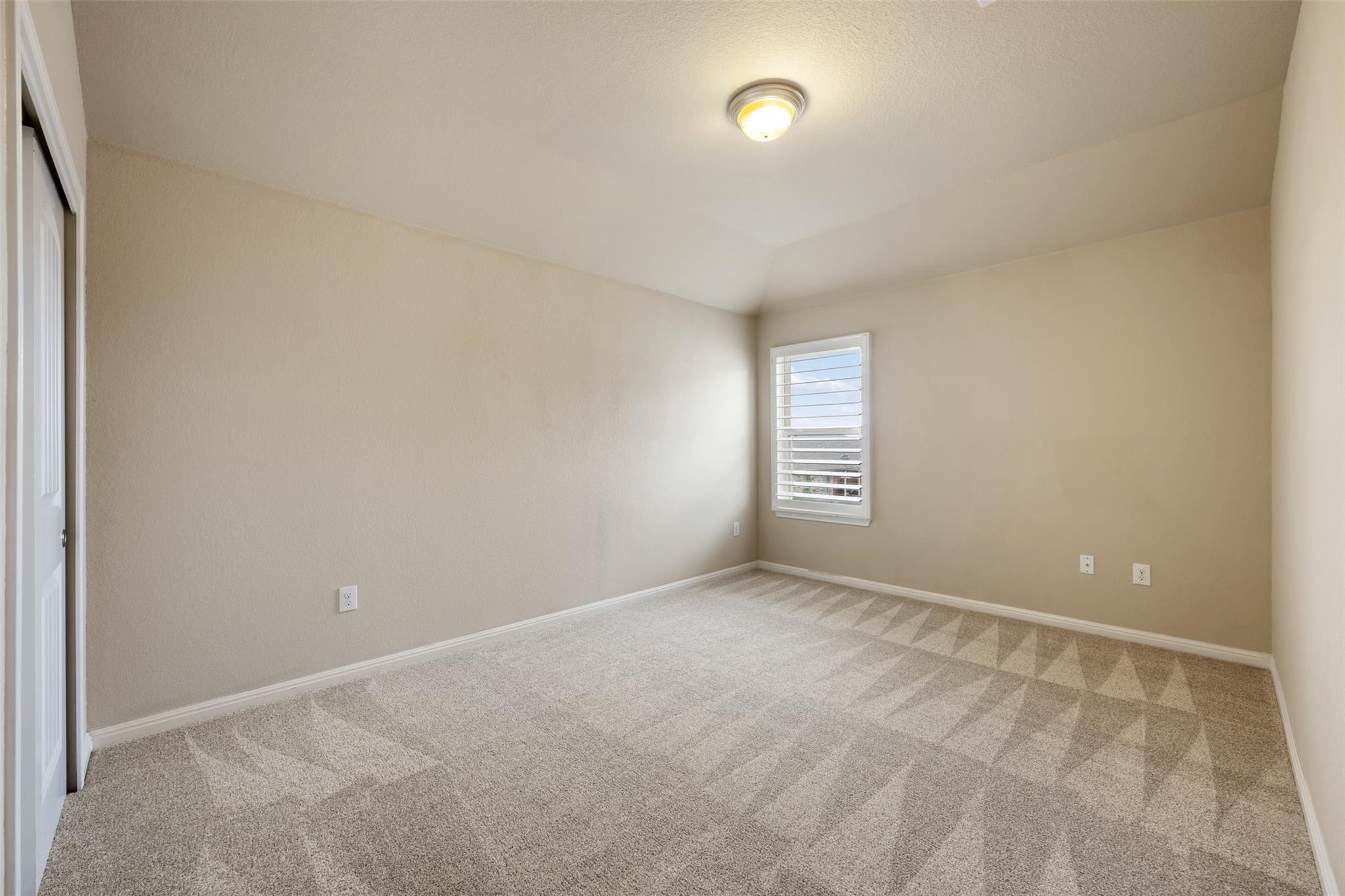 533 Flag Ln, Leander, TX 78641