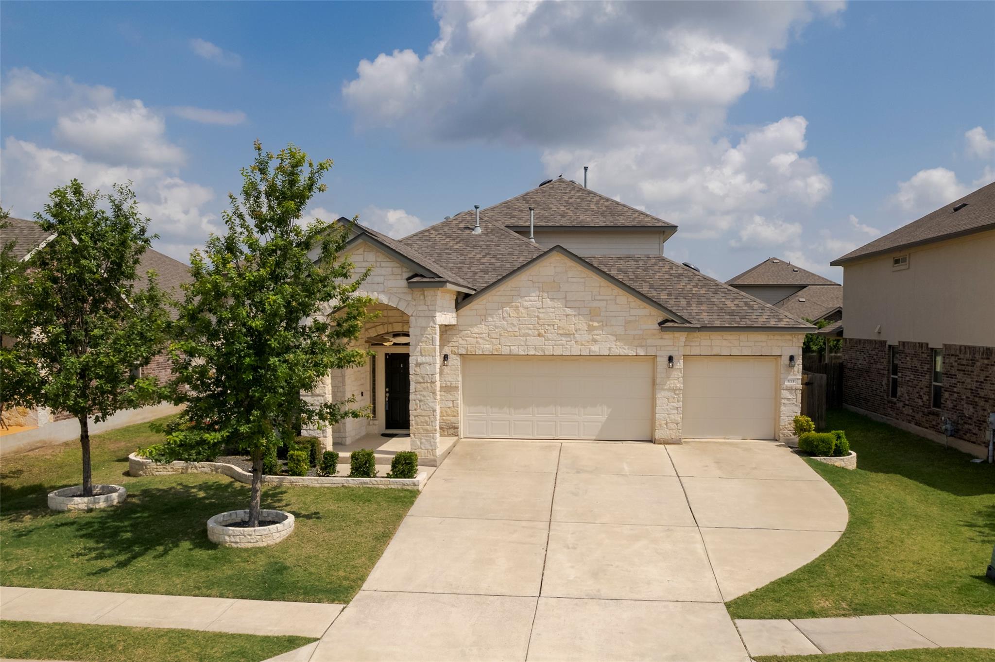 533 Flag Ln, Leander, TX 78641