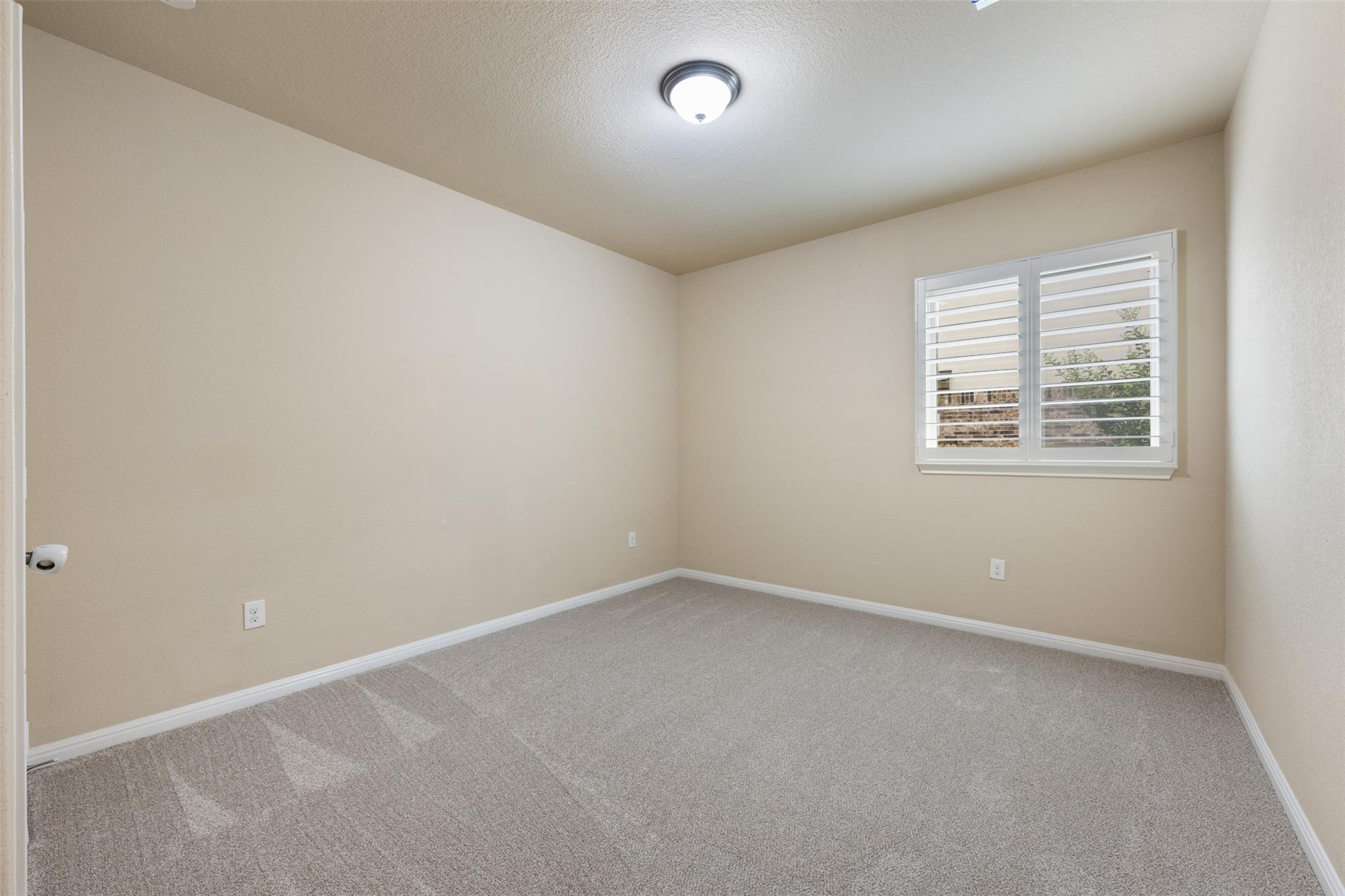 533 Flag Ln, Leander, TX 78641