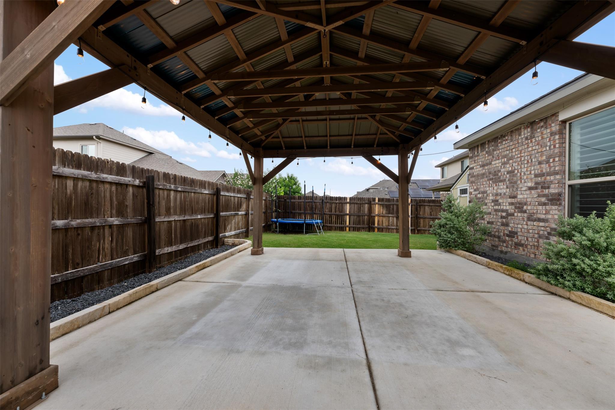 533 Flag Ln, Leander, TX 78641