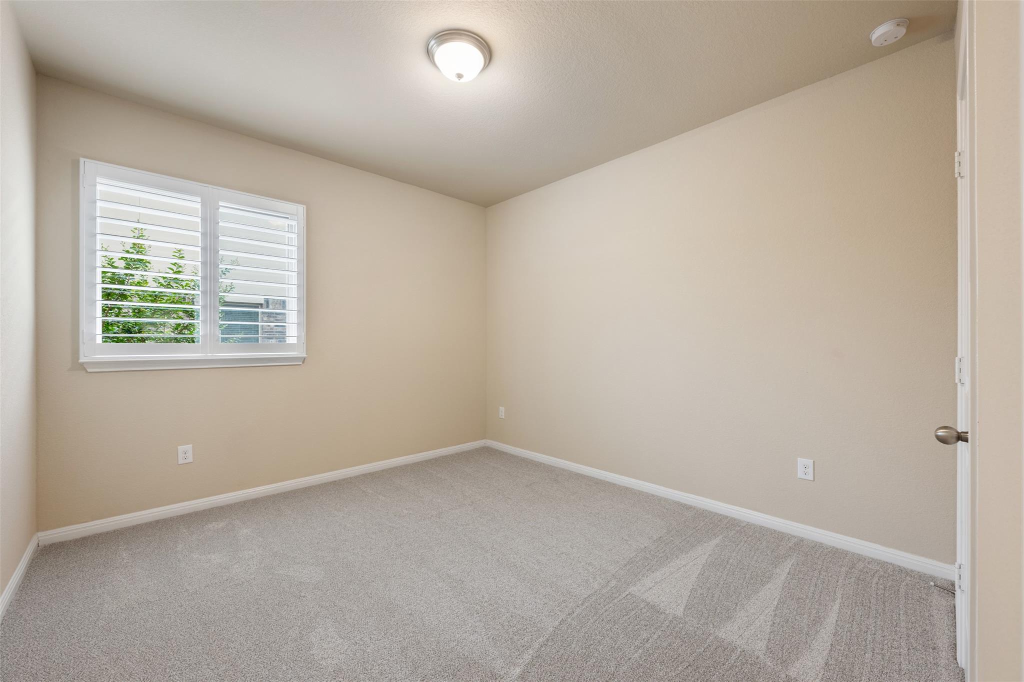 533 Flag Ln, Leander, TX 78641