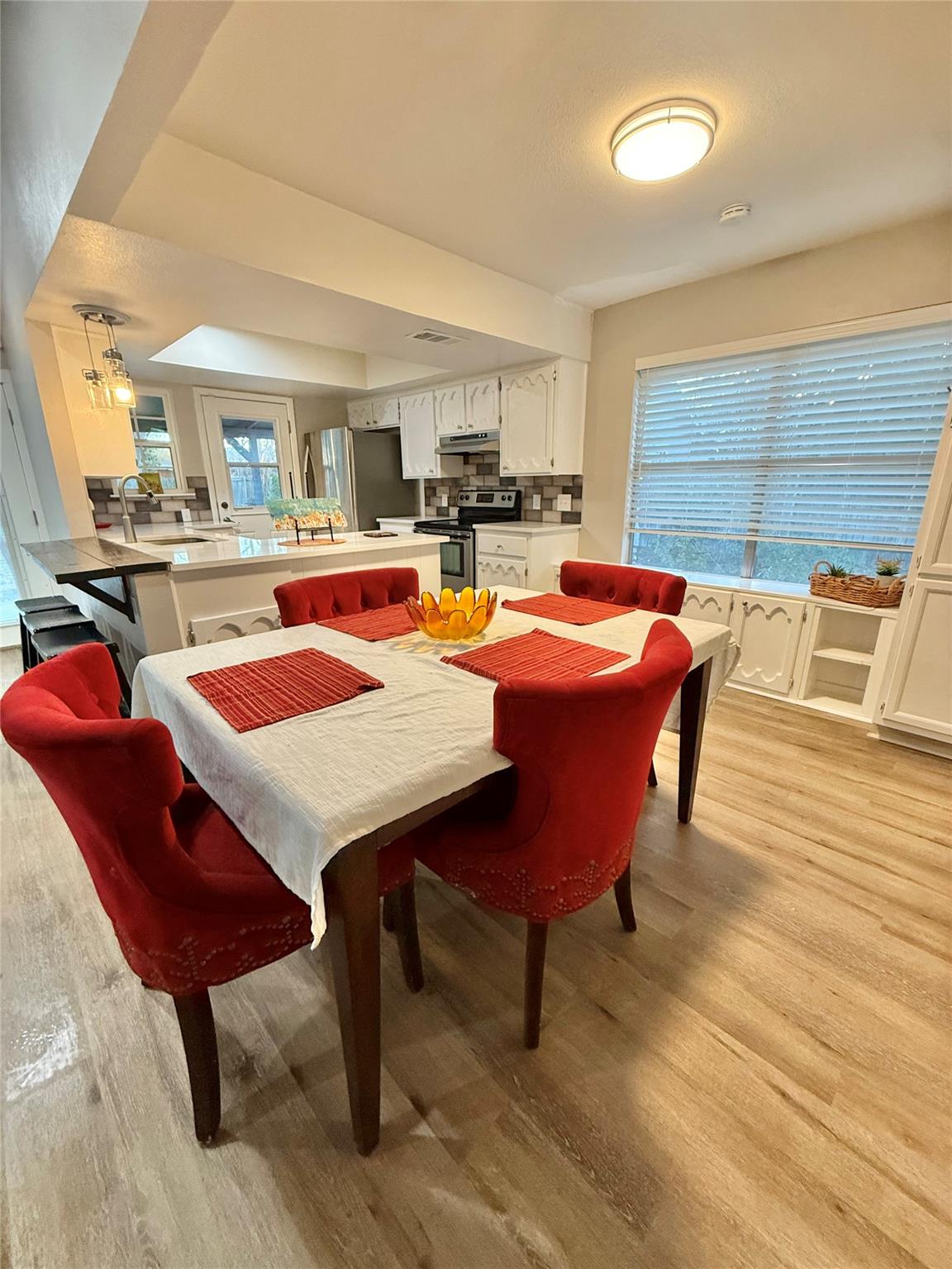 9511 Meadowheath Dr, Austin, TX 78729