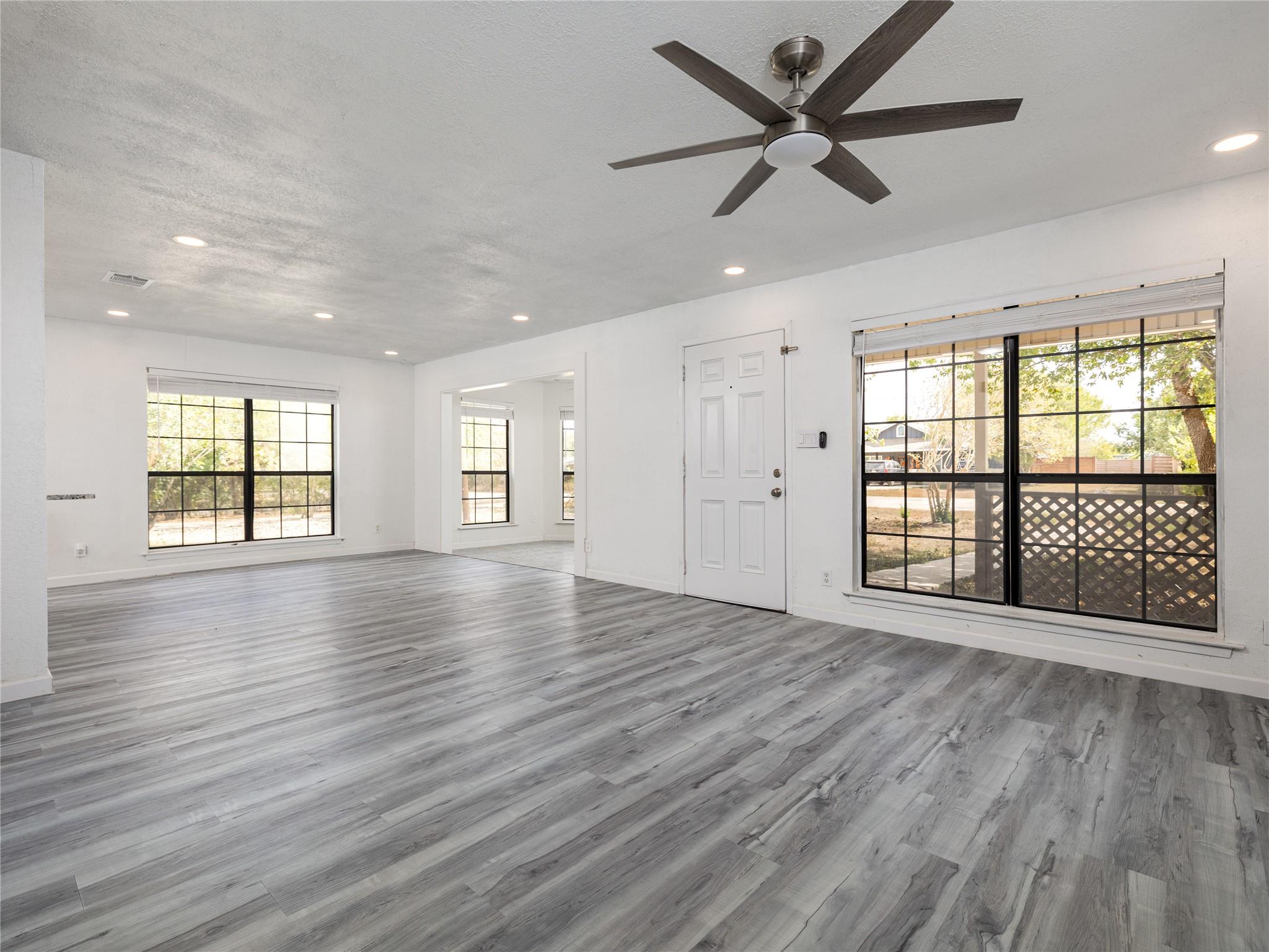 148 Discovery Ln, San Marcos, TX 78666