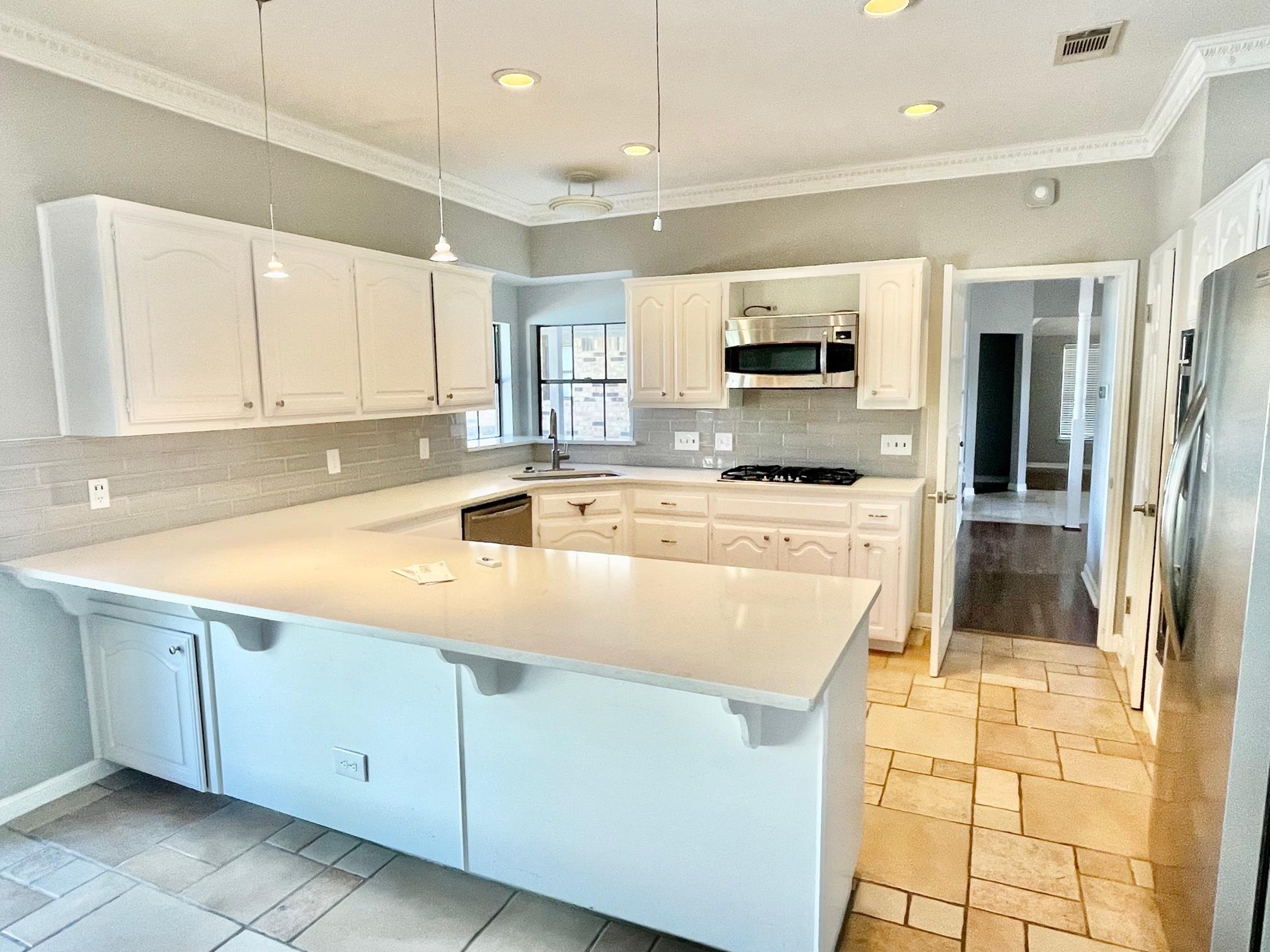 6208 Lost Horizon Dr, Austin, TX 78759