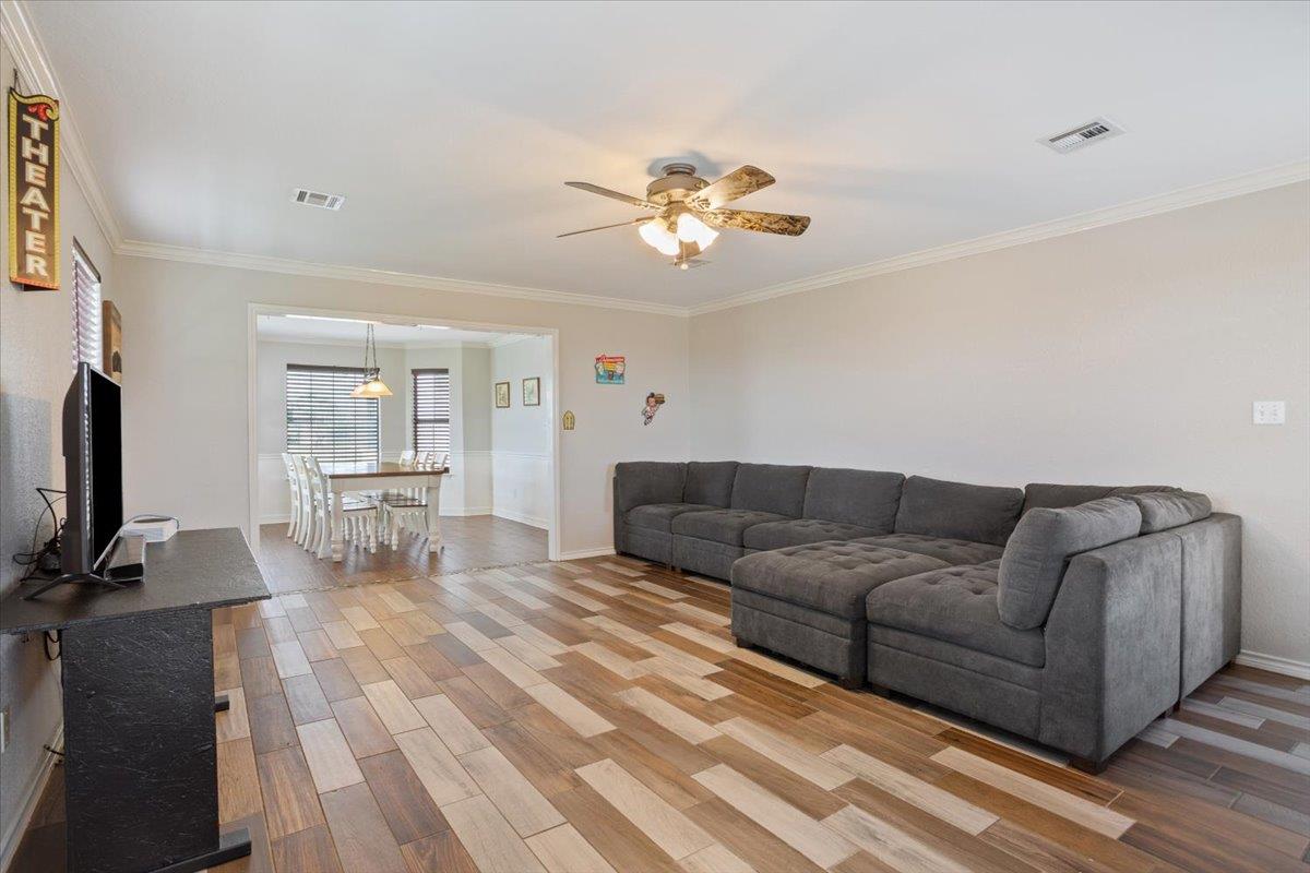 8600 Five Wells Rd, Rogers, TX 76569