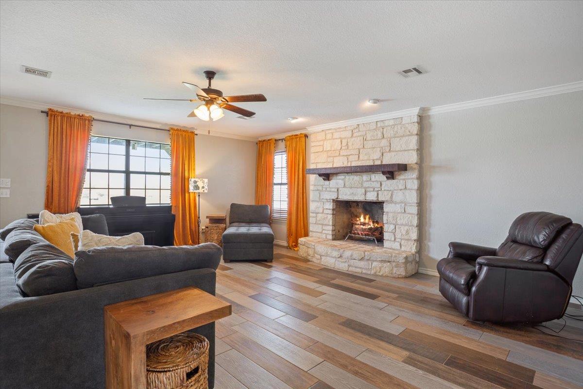 8600 Five Wells Rd, Rogers, TX 76569