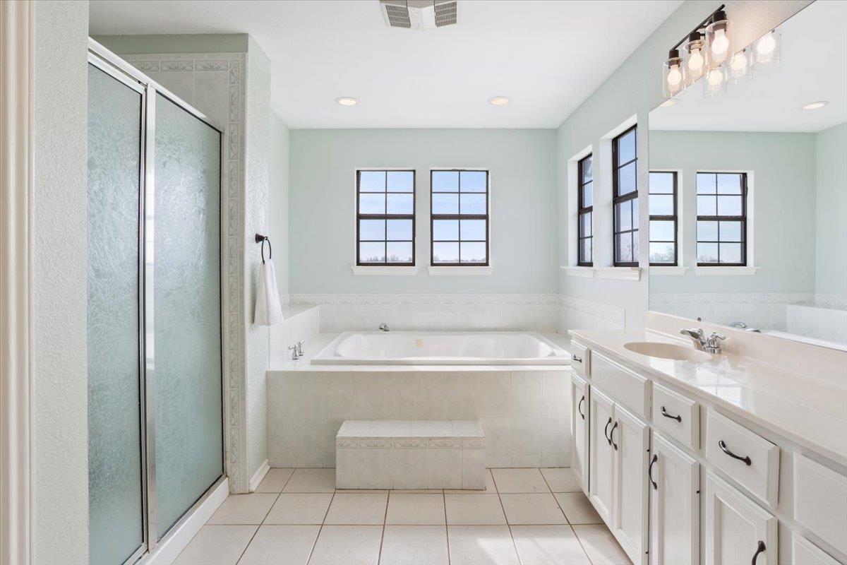 8600 Five Wells Rd, Rogers, TX 76569