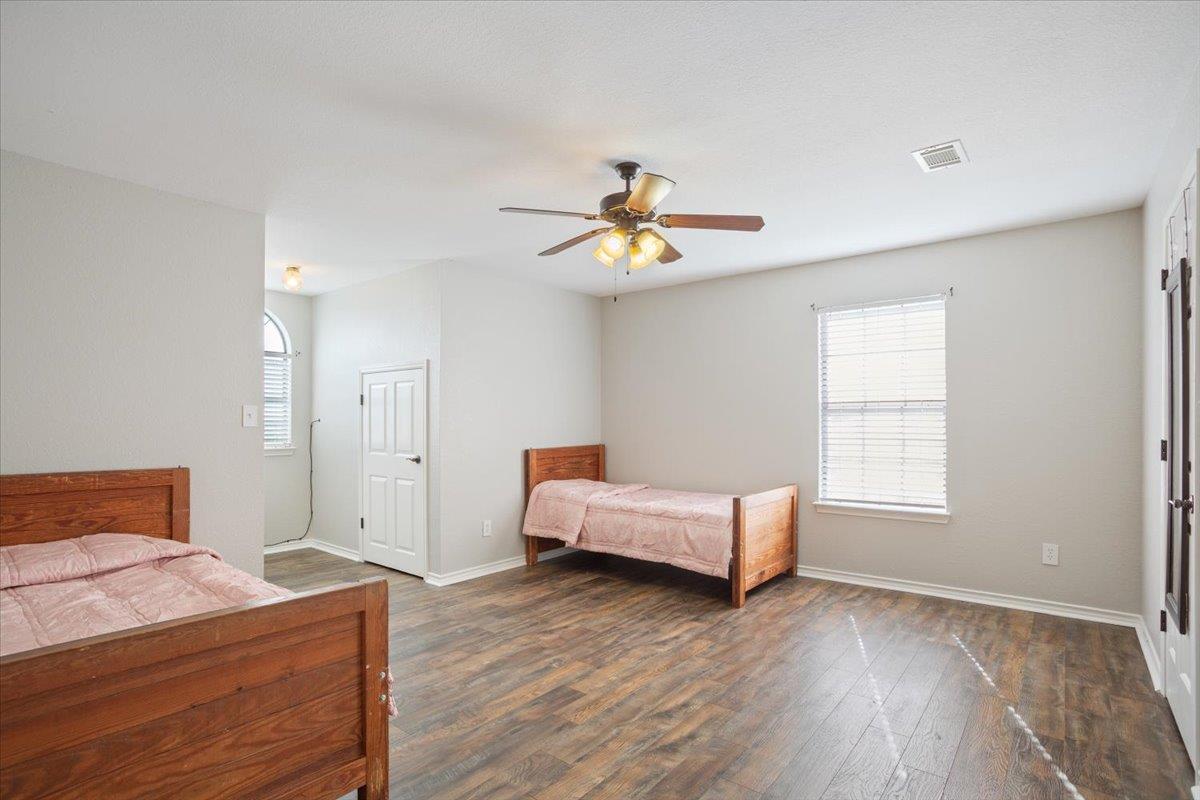 8600 Five Wells Rd, Rogers, TX 76569