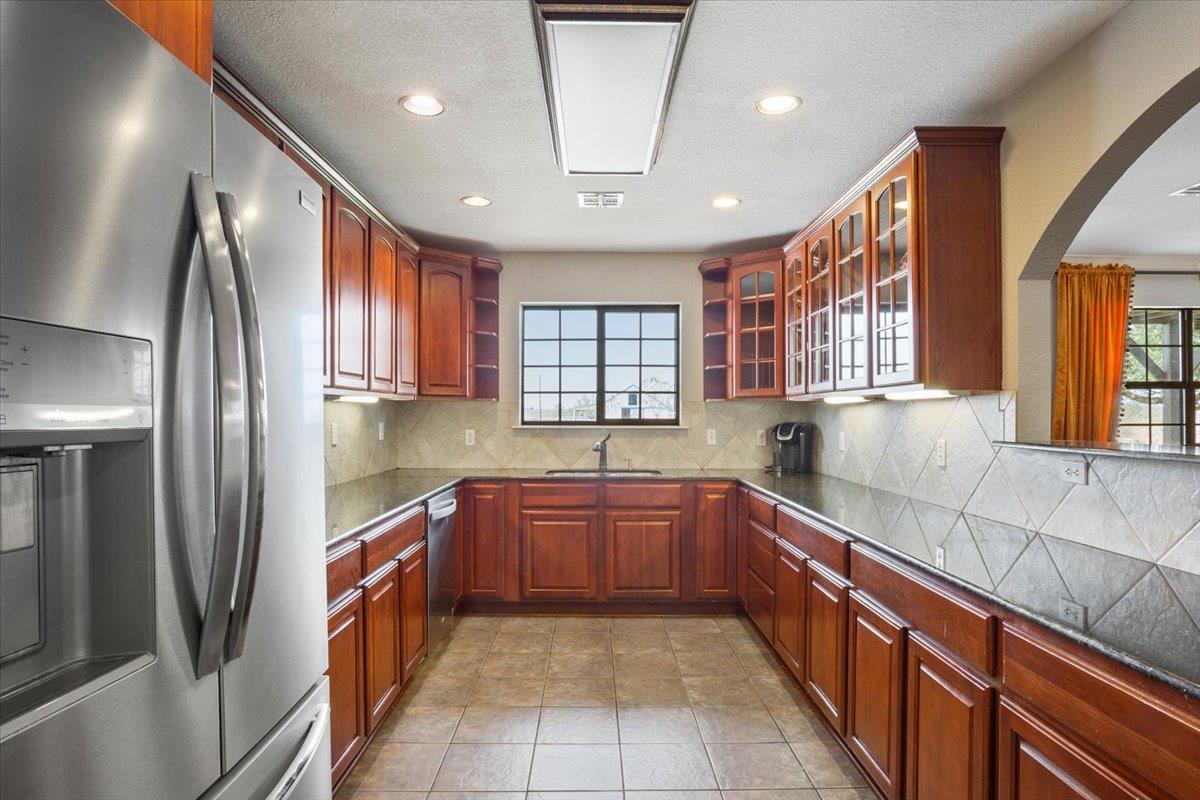 8600 Five Wells Rd, Rogers, TX 76569