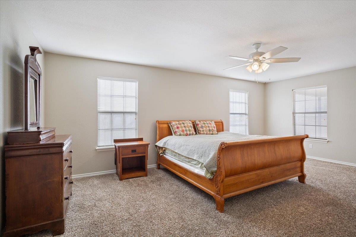 8600 Five Wells Rd, Rogers, TX 76569