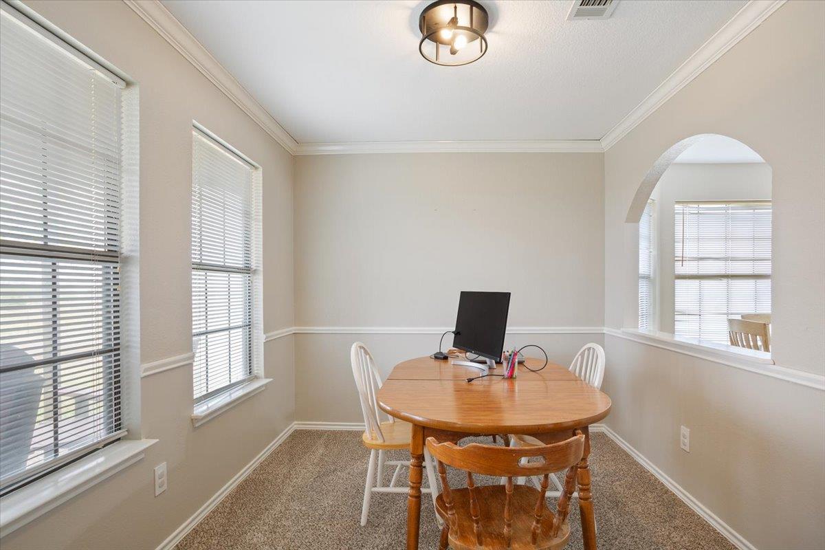 8600 Five Wells Rd, Rogers, TX 76569