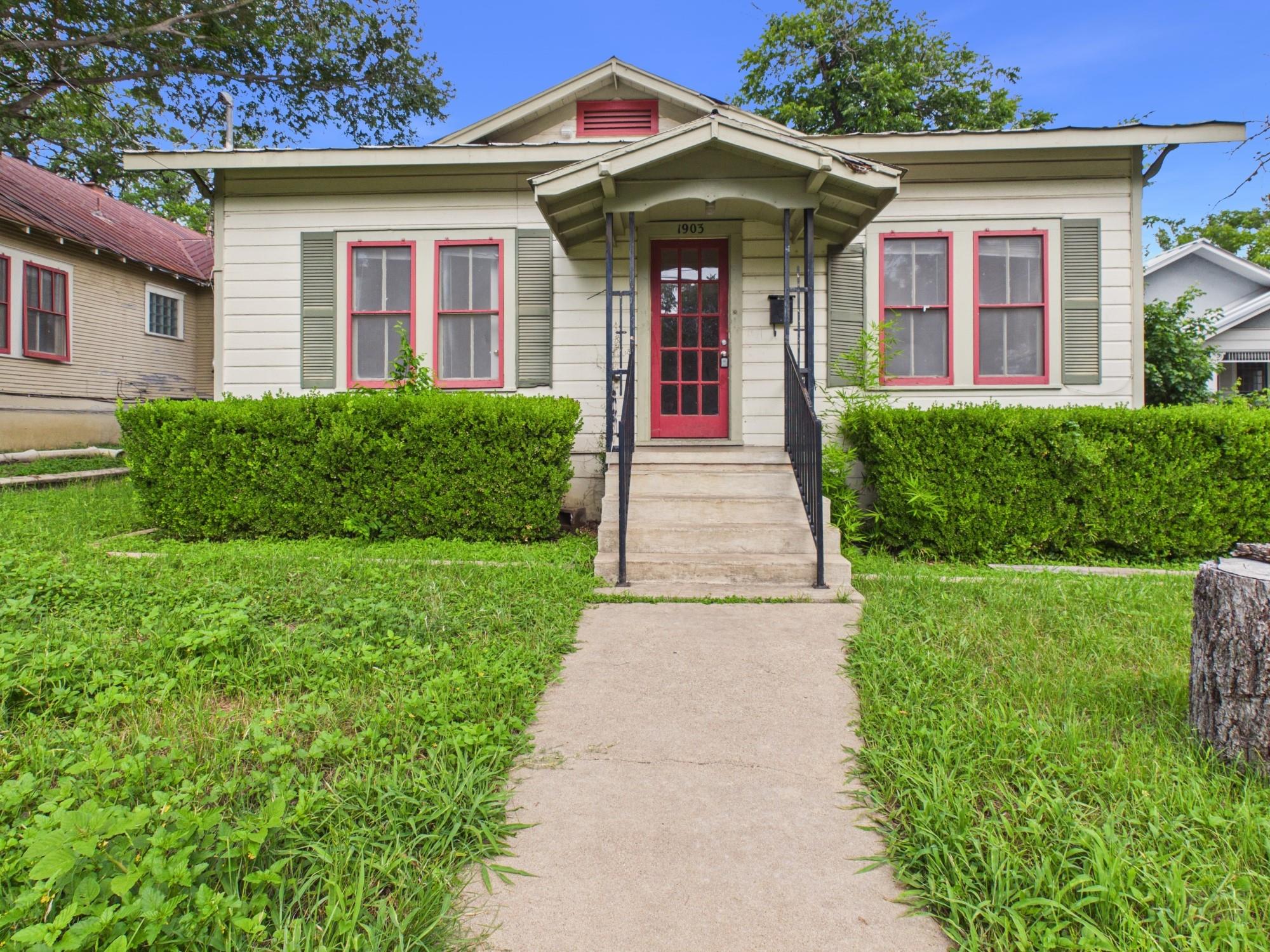 1903 David St # A, Austin, TX 78705