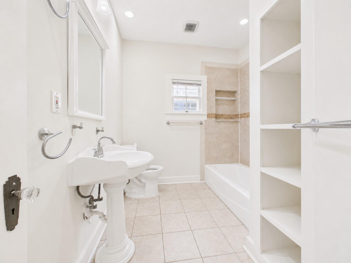 1903 David St # A, Austin, TX 78705