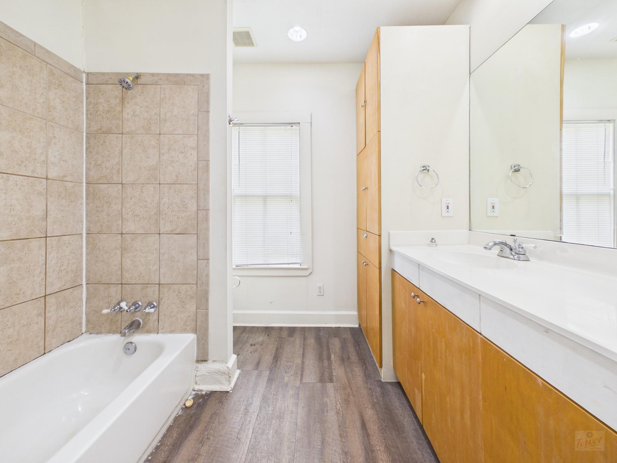 1903 David St # A, Austin, TX 78705