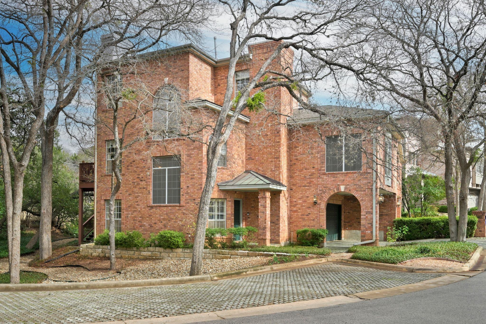 2716 Hillview Green Ln, Austin, TX 78703