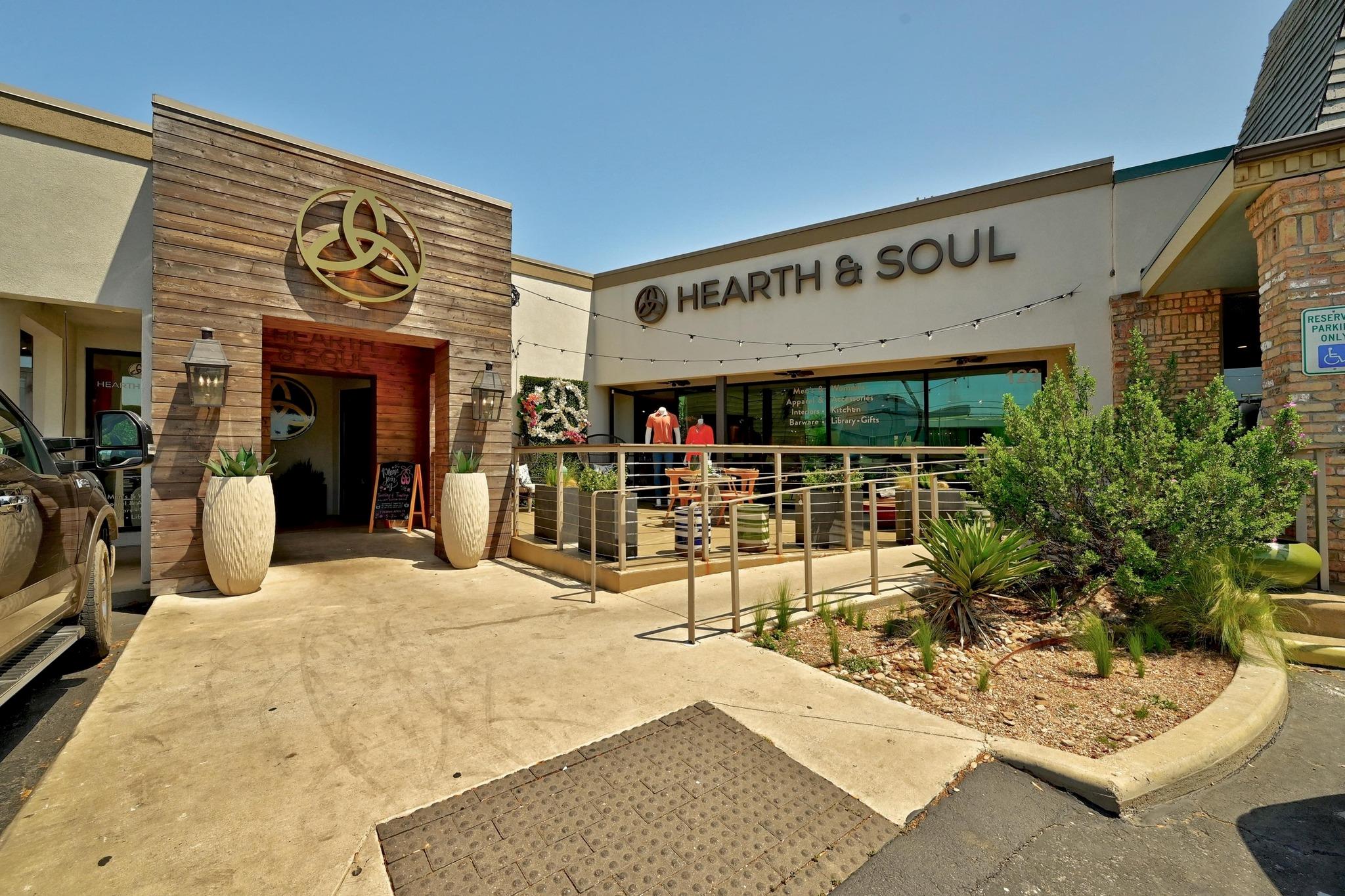 2716 Hillview Green Ln, Austin, TX 78703