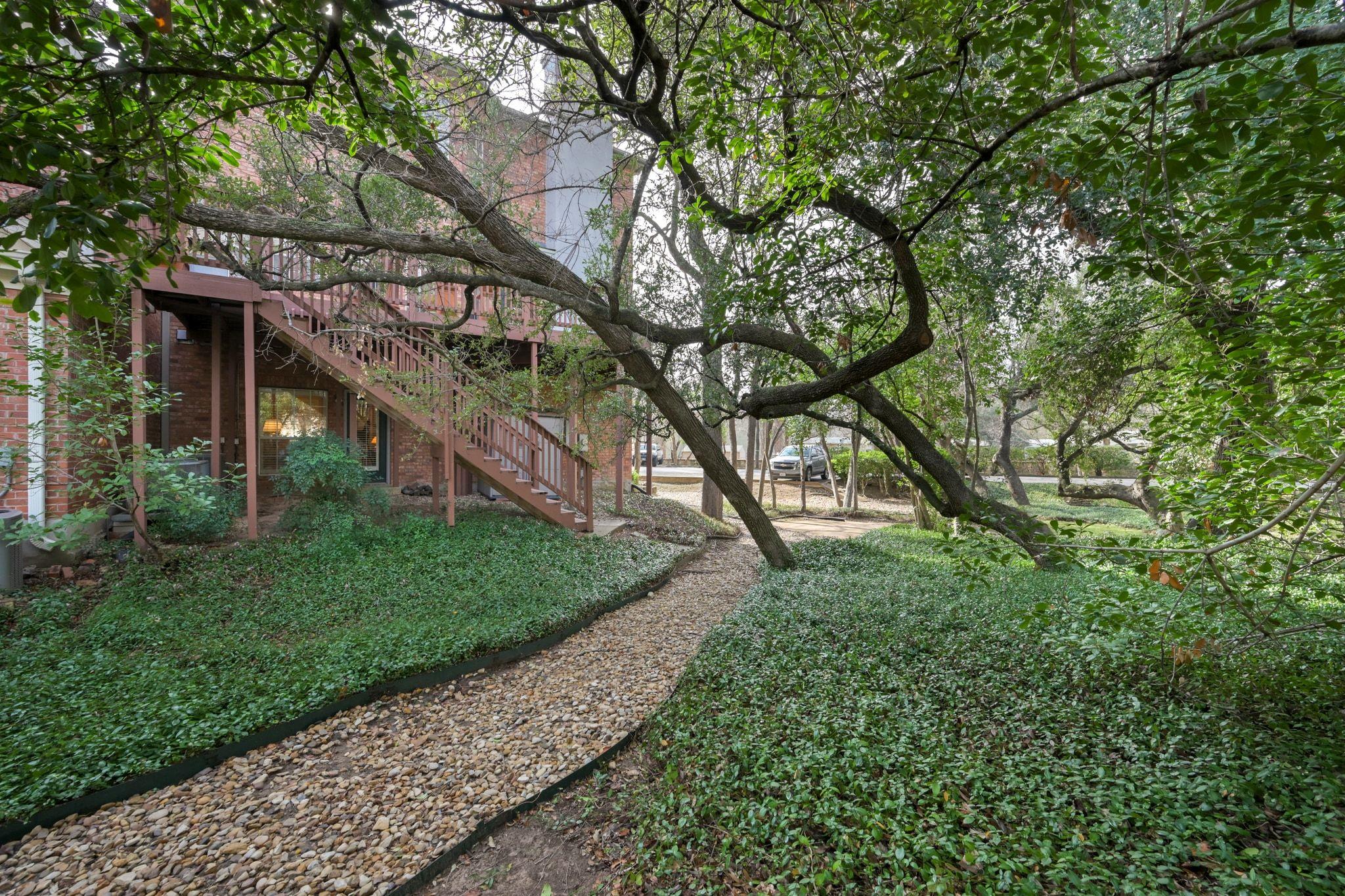 2716 Hillview Green Ln, Austin, TX 78703