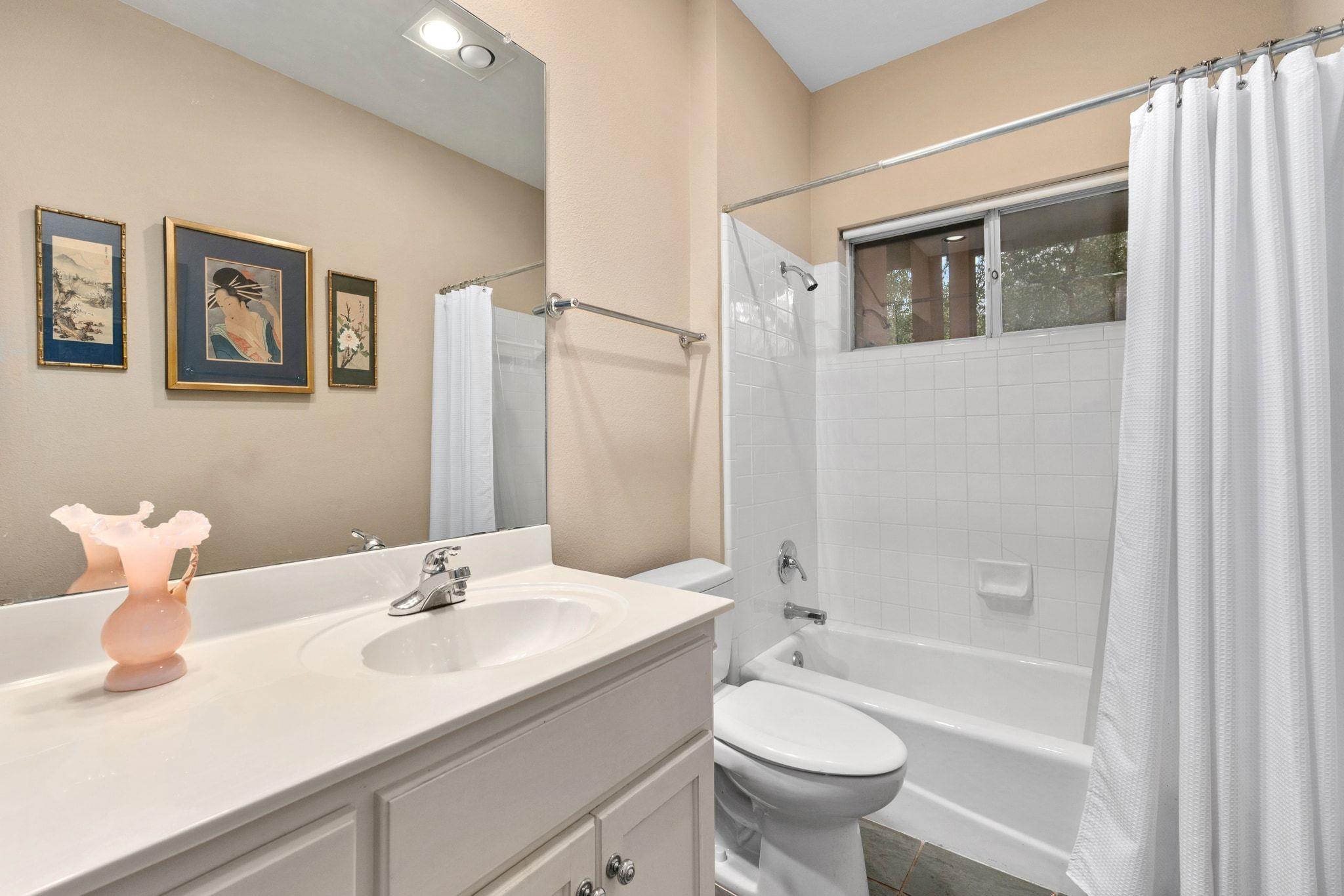 2716 Hillview Green Ln, Austin, TX 78703