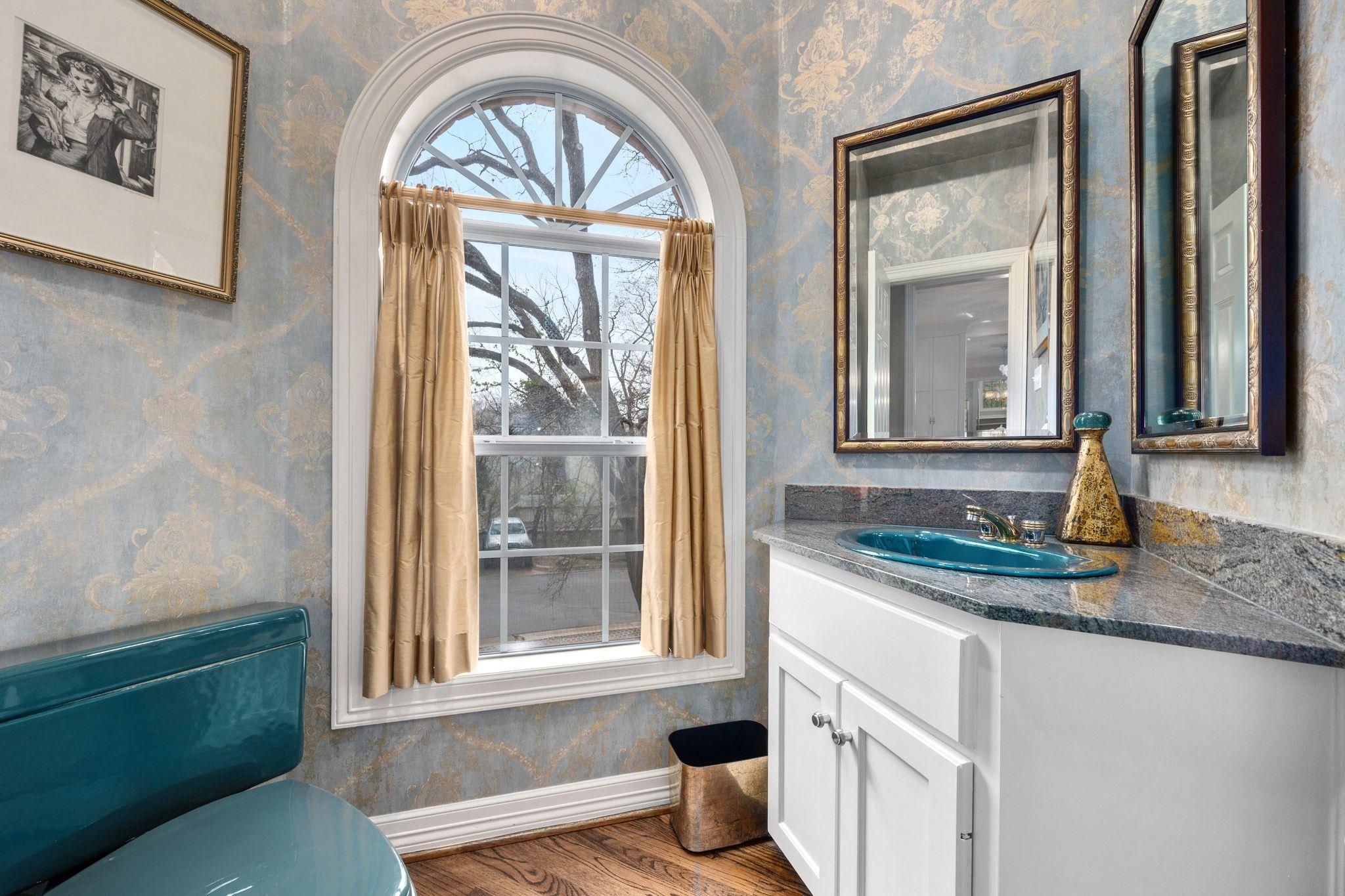 2716 Hillview Green Ln, Austin, TX 78703