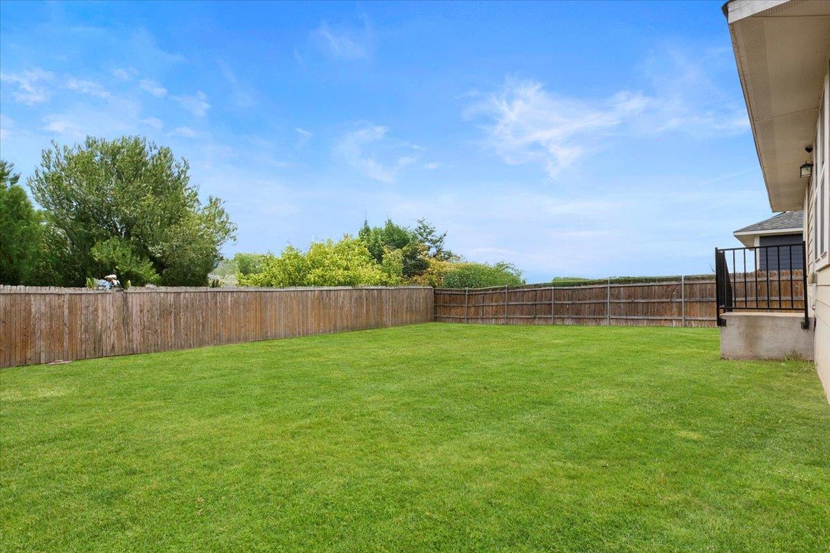 123 Saranac Dr, Elgin, TX 78621