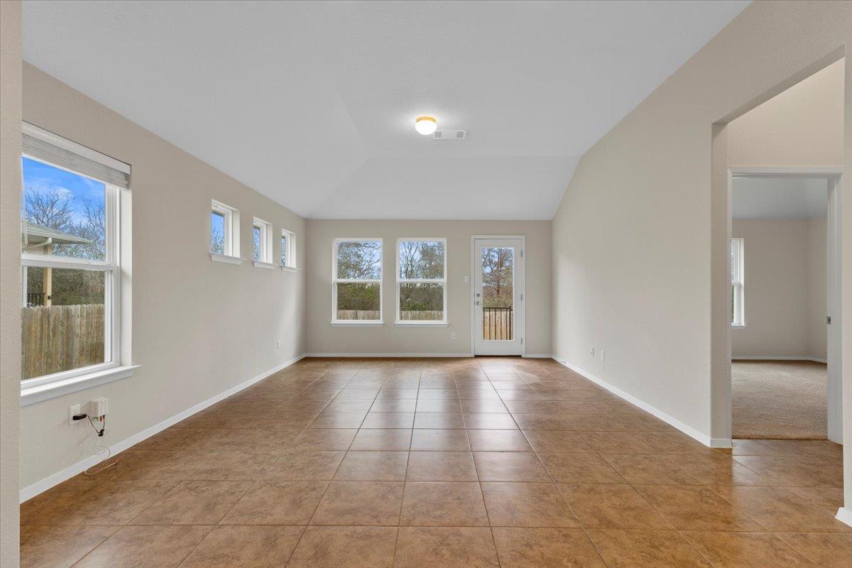 123 Saranac Dr, Elgin, TX 78621