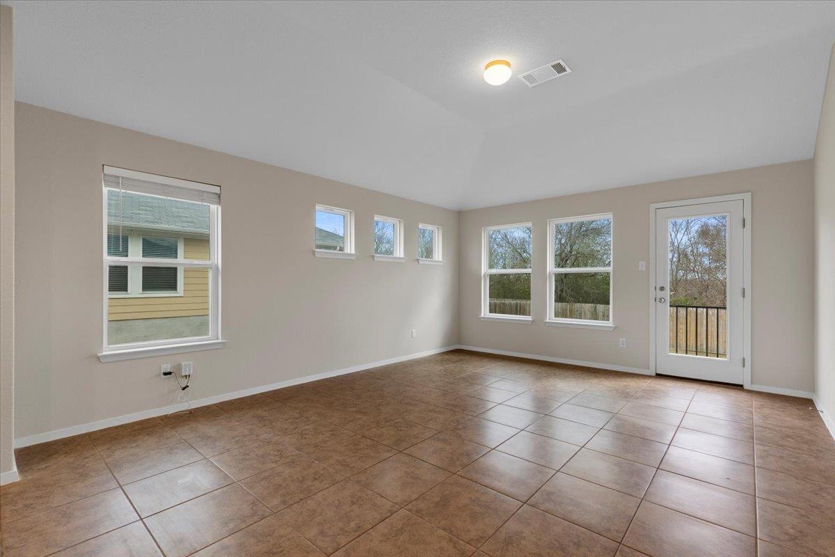 123 Saranac Dr, Elgin, TX 78621