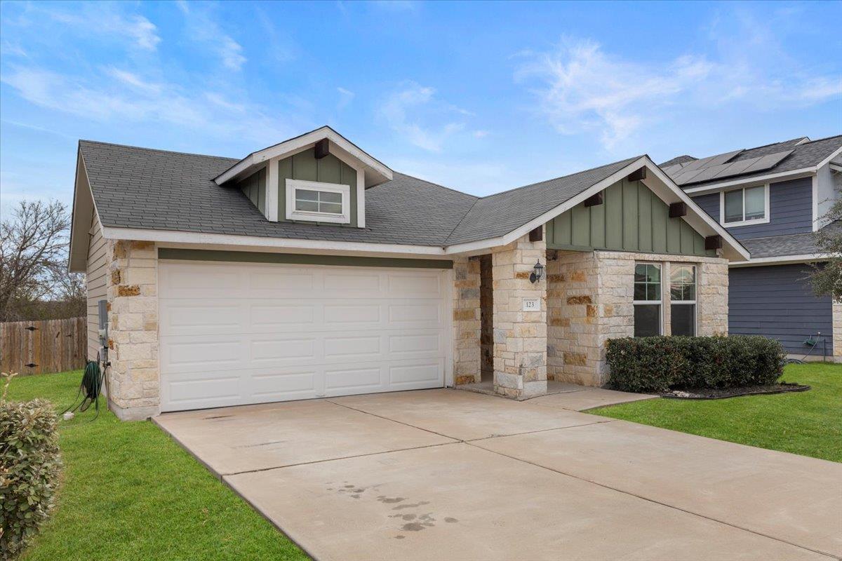 123 Saranac Dr, Elgin, TX 78621