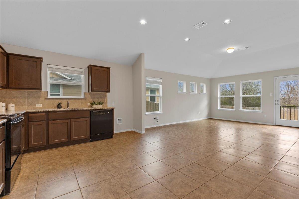 123 Saranac Dr, Elgin, TX 78621