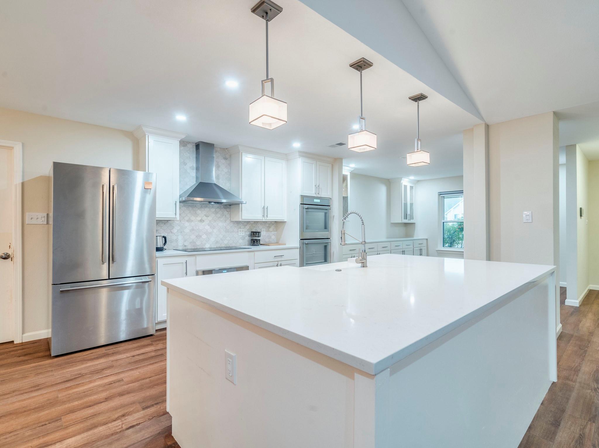 317 Cedar Dr, Mountain City, TX 78610