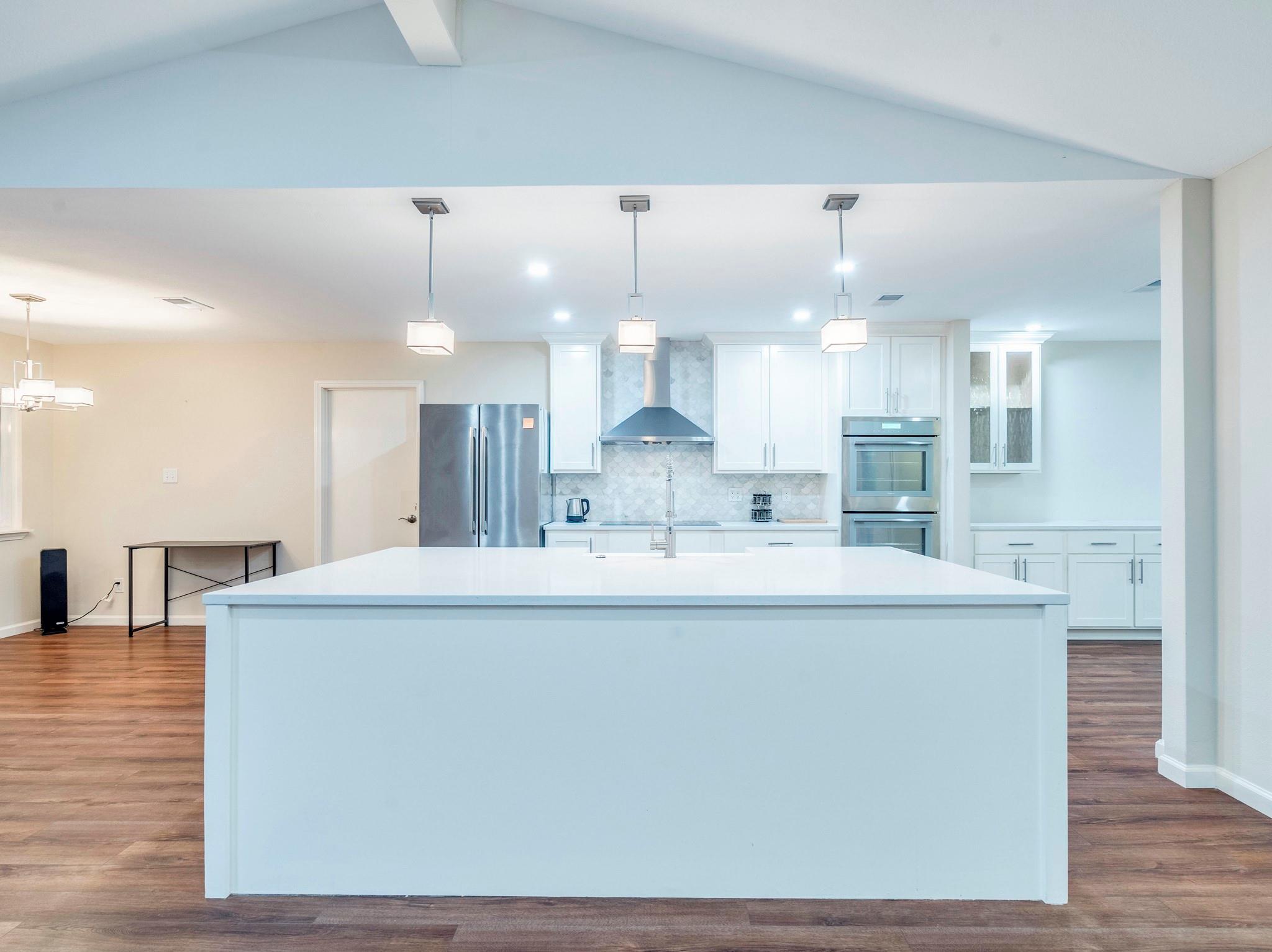 317 Cedar Dr, Mountain City, TX 78610