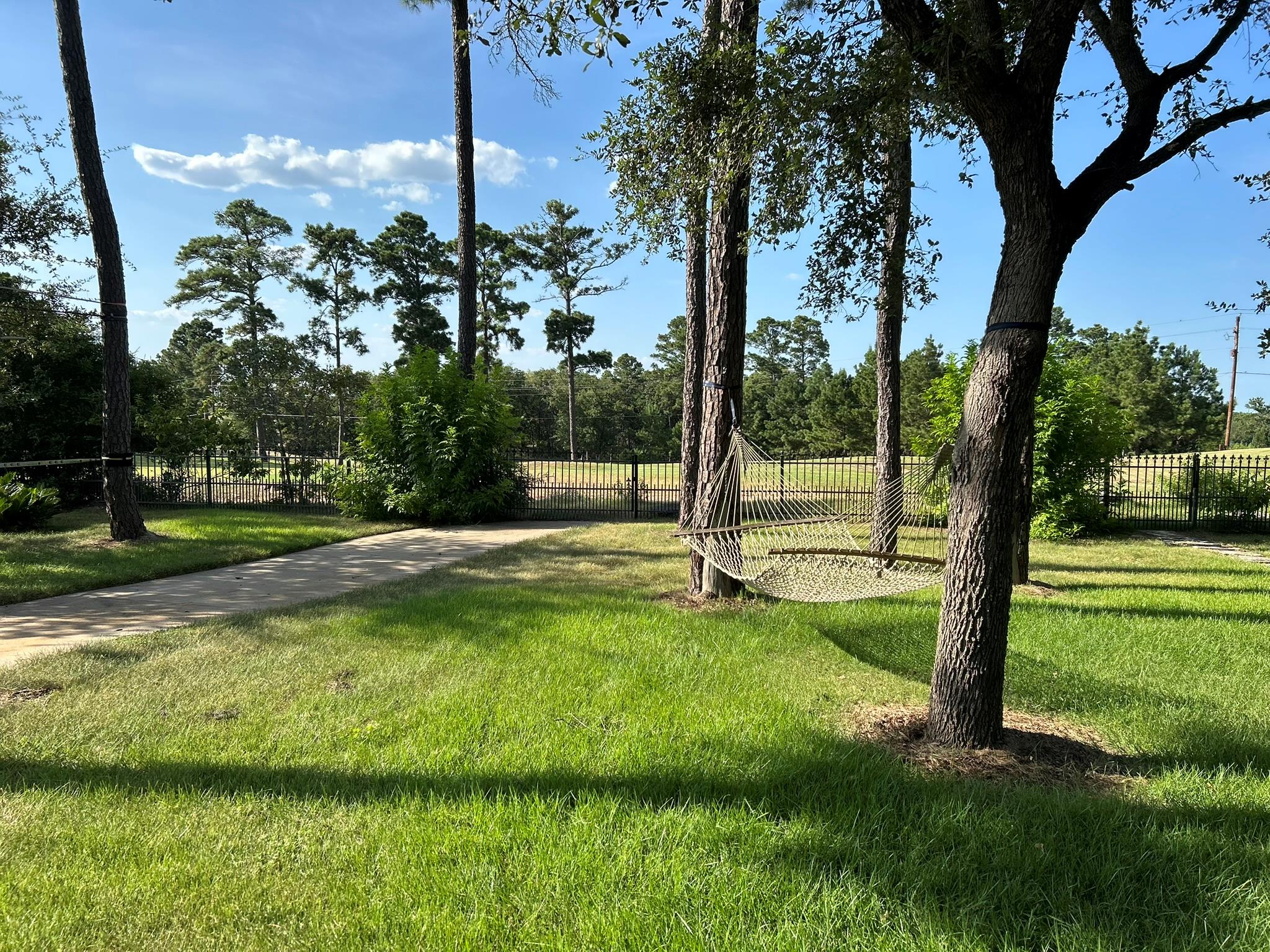 110 Pine Ct, Bastrop, TX 78602