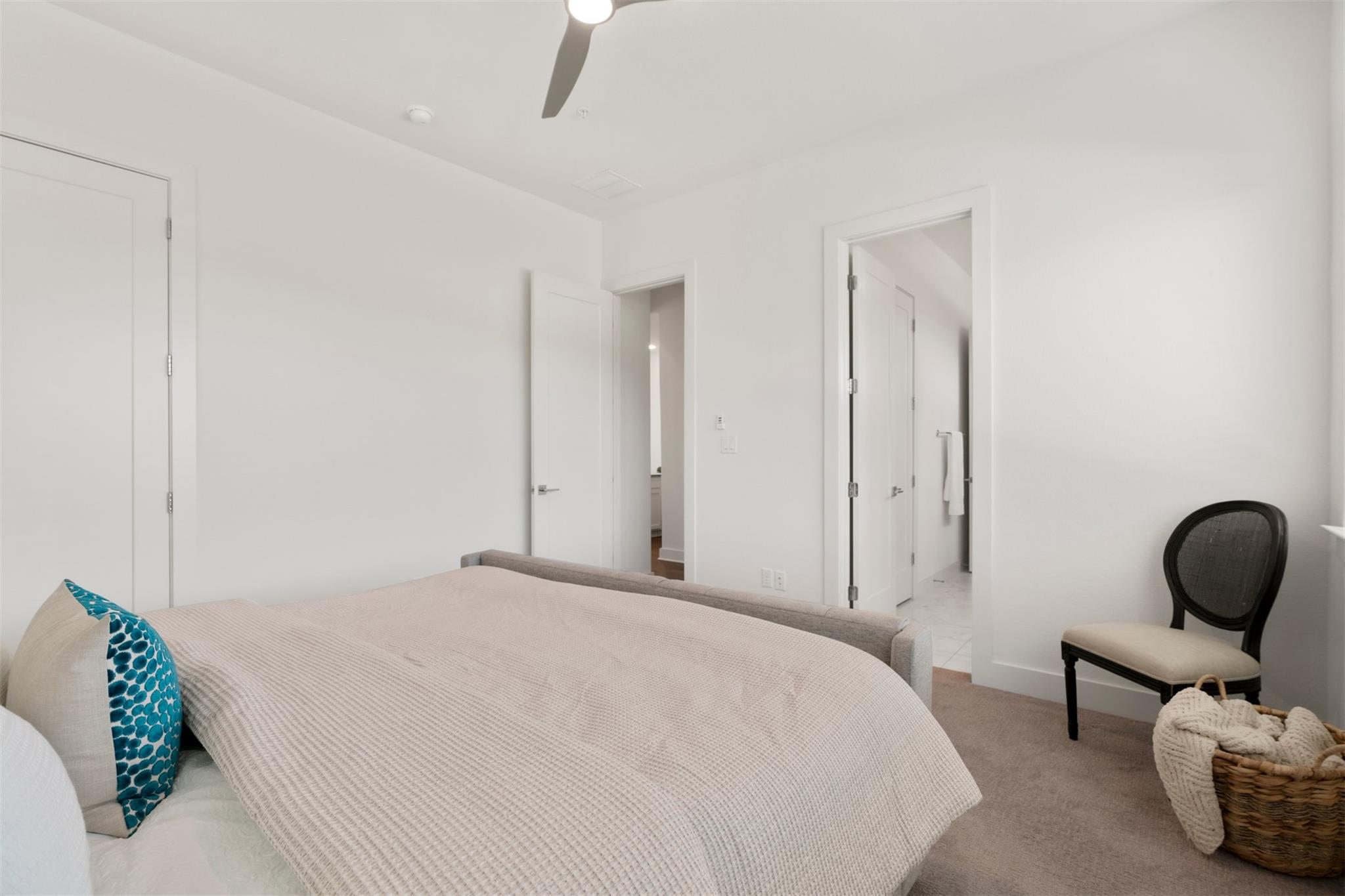 2050 Lohmans Spur Rd # 2203, Lakeway, TX 78734