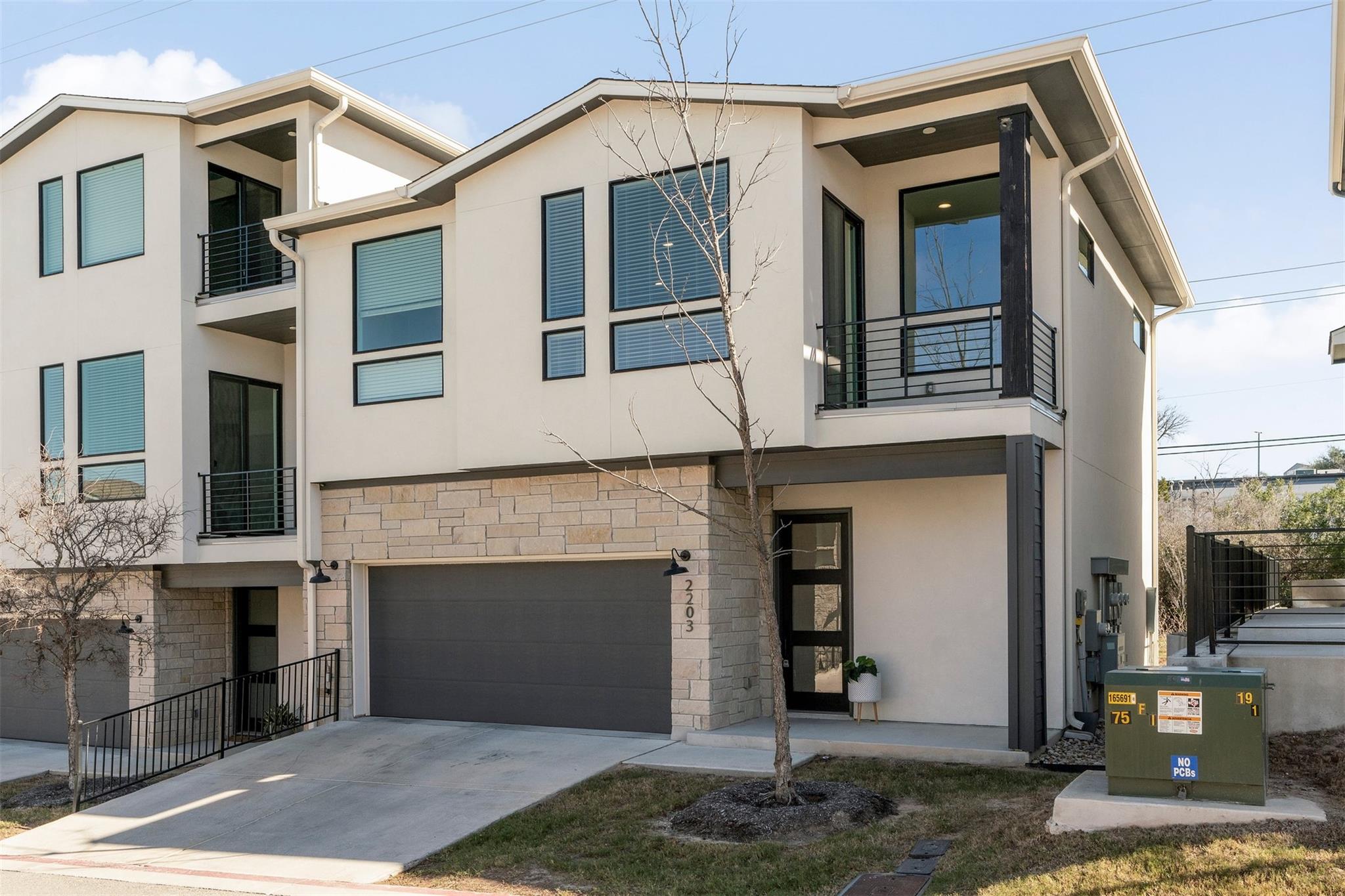 2050 Lohmans Spur Rd # 2203, Lakeway, TX 78734