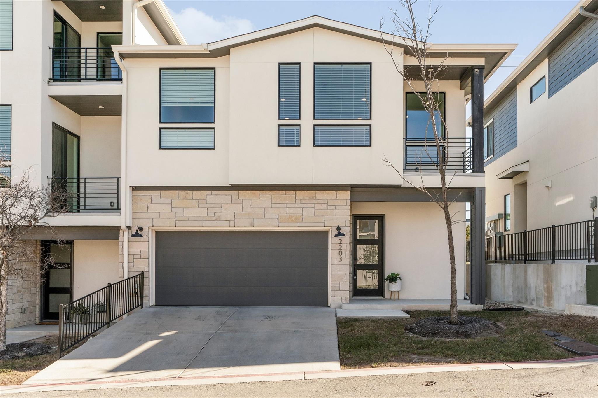 2050 Lohmans Spur Rd # 2203, Lakeway, TX 78734